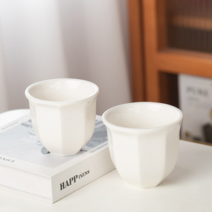 Ensemble de tasses à café en céramique de Chine osseuse de style européen 7oz service à thé de l'après-midi émaillé bleu et or pour les <span class=keywords><strong>parents</strong></span> de cadeau de thé pour les femmes - Product Image 4