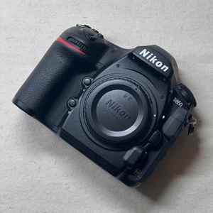 Appareil photo reflex numérique plein format professionnel pour <span class=keywords><strong>D850</strong></span> 45,7 MP avec capteur CMOS vidéo 4K et batterie au lithium - Product Image 1