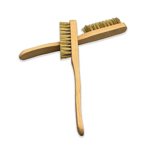 Brosse en bambou pour escalade en bois de hêtre personnalisée en gros emballée dans un sac avec logo personnalisé - Product Image 1