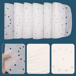 Papier sulfurisé perforé blanc carré de 8,5 pouces, doublures jetables en papier sulfurisé pour friteuses à air, cuisson et four - Product Image 3
