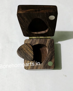 Estuche para púas de guitarra, caja duradera para 4 púas, almacenamiento práctico para músicos - Product Image 3