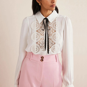 Vendita calda donne <span class=keywords><strong>top</strong></span> e camicetta davanti abbottonatura manica lunga <span class=keywords><strong>bianco</strong></span> tinta unita cotone camicie all'uncinetto camicetta donne eleganti - Product Image 1