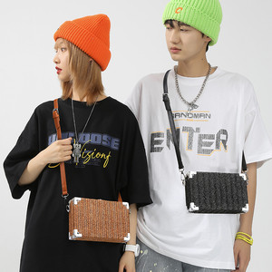 Vente en gros <span class=keywords><strong>de</strong></span> sacs à bandoulière d'été décontractés pour hommes nouveau design <span class=keywords><strong>sac</strong></span> en rotin carré tissé à la main <span class=keywords><strong>sac</strong></span> <span class=keywords><strong>de</strong></span> <span class=keywords><strong>plage</strong></span> à bandoulière en paille pour la <span class=keywords><strong>plage</strong></span> - Product Image 5