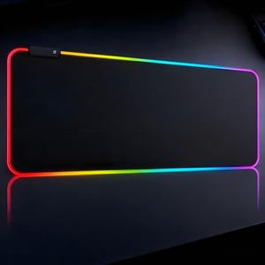 Lớn tùy chỉnh kích thước bao bì in ấn logo RGB Led cao su không thấm nước chống trượt chuột chơi Game pad ngọn lửa rắn thương hiệu trong kho - Product Image 1