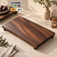 Meilleures ventes : Plateau de service sur piétement en bois de noyer massif, planche à charcuterie décorative sur pied pour la décoration intérieure et les événements traiteur