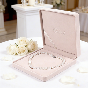 Collier personnalisé en perles avec pendentif, longue chaîne, boîte à bijoux, emballage cadeau, boîte à bijoux carrée rose, emballage en velours pour bijoux - Product Image 1