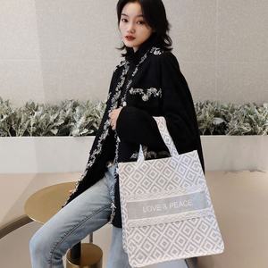 Bolso de mano informal de lino y algodón personalizable con borlas y cadenas, bolsa de almuerzo de compras impermeable plegable para mujer - Product Image 3