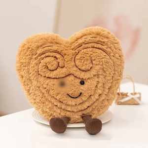 Serie di Peluche a Tema Dessert per il Tè del Pomeriggio: Biscotti Bianchi e Neri, Pudding, Pasticcini a Farfalla, Torte in Peluche - Product Image 5