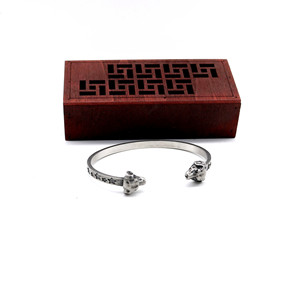 Yunnique – Bracelet ouvert en argent tibétain avec tête de chien, motif étoile, bijoux unisexes, cadeau - Product Image 3