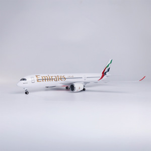 Modelo de Avión de Resina <span class=keywords><strong>Airbus</strong></span> <span class=keywords><strong>A350</strong></span>-<span class=keywords><strong>900</strong></span> de Emirates con Nueva Fardosura, Escala 1/142, 47 cm, con Luces LED y Tren de Aterrizaje - Product Image 4