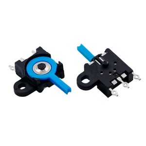 Interruptor de detección KFC-V-213, SMD de 3 pines con orejeta de montaje única y actuador azul, interruptor basculante de reinicio lateral - Product Image 1