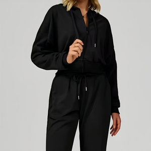 Conjunto Deportivo de 2 Piezas para Mujer, Sudadera Corta y Pantalones Deportivos, Logotipo Personalizado OEM, 100% Algodón, 380g, Transpirable, Ropa Deportiva Mujer Mayoreo - Product Image 1