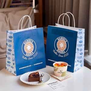 Sac en papier kraft imprimé avec logo personnalisé, avec poignée, écologique, recyclable, biodégradable, pour boulangerie, dessert, gâteau, à emporter - Product Image 3