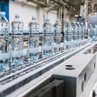 Máquina Industrial Automática de Alta Velocidad 3 en 1 para Enjuague, Llenado y Tapado de Botellas