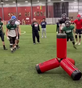 Attrezzatura da <span class=keywords><strong>allenamento</strong></span> Rugby Junior placcatori a 4 vie Quad placcatore attrezzatura da calcio con colonna di Touchdown e carta - Product Image 5