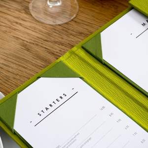 Porte-menu en cuir de haute qualité pour restaurant, à trois vues, avec coins fixes et intérieur pliable - Product Image 5