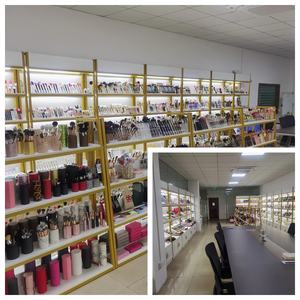 All'ingrosso della fabbrica testa rotonda <span class=keywords><strong>pennelli</strong></span> fondotinta viso argento a forma di lingua <span class=keywords><strong>per</strong></span> il trucco pennello <span class=keywords><strong>per</strong></span> liquidi creme - Product Image 6