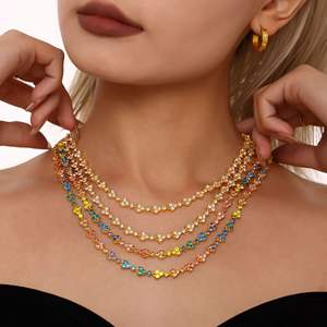 Kalung bunga Plum segitiga berlian penuh perhiasan baja tahan karat berlapis emas 18K - Product Image 4