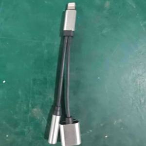 <span class=keywords><strong>Adaptateur</strong></span> audio <span class=keywords><strong>Lightning</strong></span> 2-en-1 avec prise <span class=keywords><strong>jack</strong></span> 3,5 mm pour casque et convertisseur de charge, fabriqué en Chine - Product Image 3