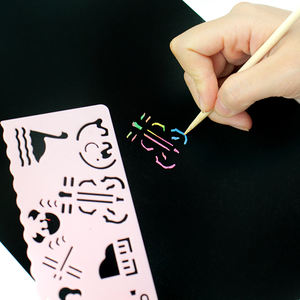 Papier à gratter arc-en-ciel noir personnalisé A4 DIY Set d'art Papier à gratter magique 100pcs - Product Image 2