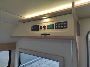 Moderna caravana <span class=keywords><strong>de</strong></span> viaje premium para 4 personas <span class=keywords><strong>con</strong></span> suspensión independiente, espacioso espacio <span class=keywords><strong>de</strong></span> vida y diseño ligero <span class=keywords><strong>de</strong></span> aluminio - Product Image 2