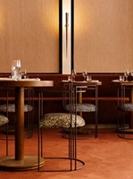 Tabourets de bar en tissu de luxe moderne avec coussins imprimés léopard pour mobilier commercial d'hôtel, design contemporain personnalisable