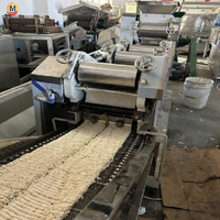 Ligne de production de nouilles instantanées frites automatiques à petite échelle 220V/380V, machine de fabrication de nouilles instantanées frites de petite taille