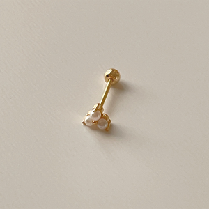 ROXI Pendientes de Plata de Ley 925 con Baño de Oro de 18K, Diseño de Hilo y Triple Perla, Estilo Elegante - Product Image 1