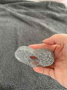 Elegante soporte para libros de resina, ligero y duradero, ayuda para la lectura, agarre cómodo, perfecto para novelas, diarios y libros de texto - Product Image 2