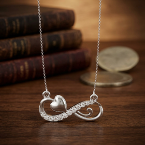 Collar de Oro Blanco con Diamantes en Forma de Corazón Infinito, Adorno con Pavé, Joyería Fina al por Mayor - Product Image 1
