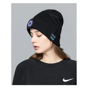 Mũ Âm Nhạc Bán Buôn Tai Nghe Không Dây Knitedcap Tùy Chỉnh Dệt Nhãn Thêu Len Beanie Hat Tai Nghe Với Đèn LED