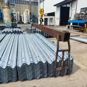 W Beam Highway Guard rail Fahrzeug <span class=keywords><strong>Crash</strong></span> Barrier Sicherheits barrieren für die Verkehrs sicherheit W Beam Guard rail Verkehrs sperre - Product Image 6