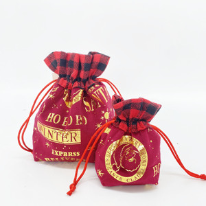 Sacs cadeaux en velours à carreaux de Noël personnalisés, sacs à cordon réutilisables, adaptés aux cadeaux de fête - Product Image 3