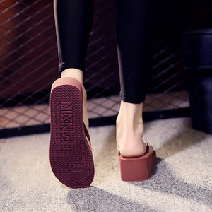 Nouvelles sandales compensées unies pour femmes, antidérapantes, respirantes et résistantes à l'usure, pour la plage et les loisirs en extérieur - Product Image 4