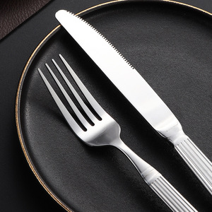 Ensemble de couverts en acier inoxydable style colonne romaine, couteau à steak, fourchette, cuillère rétro, vaisselle de luxe pour café et dessert - Product Image 4