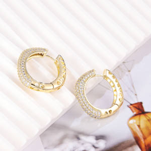 Joyería CM de Oro de 14k al Por Mayor, Latón Chapado en Oro, Zirconia Cúbica de Moda, Aretes de Aro Grande para Mujer, Arracadas Huggie, Pendientes <span class=keywords><strong>Cuff</strong></span> - Product Image 5