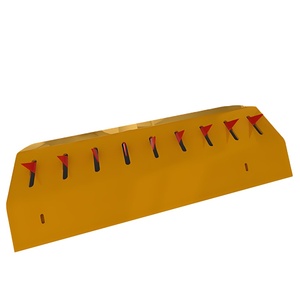ตัวกั้นความเร็วโลหะแบบพกพา สีแดง ควบคุมด้วยรีโมท สำหรับถนนทางเดียว - Product Image 1