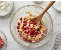 Gezonde, hele, gesneden gedroogde aardbeienstukjes, vacuüm verpakt gevriesdroogd fruitpoeder voor yoghurt & havermout