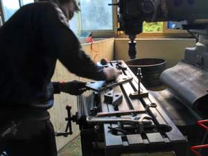 <span class=keywords><strong>Set</strong></span> Regalo <span class=keywords><strong>per</strong></span> la Cura della <span class=keywords><strong>Barba</strong></span> Vinnie Private Label, Kit Naturale e Biologico <span class=keywords><strong>per</strong></span> la Cura della <span class=keywords><strong>Barba</strong></span> Maschile con Manico in Legno, Setole Idratanti <span class=keywords><strong>per</strong></span> la Crescita, Qualità Professionale - Product Image 5