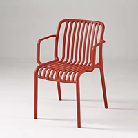 Chaises de salle à manger en plastique noir de style moderne empilables, meubles de patio de restaurant, chaise de jardin en plastique blanc PP pour l'extérieur