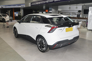 2025 MG Mulan EV 520Km New Energy Mini véhicule électrique à hayon Structure de carrosserie avec type de carburant <span class=keywords><strong>hybride</strong></span> en stock en Chine - Product Image 3
