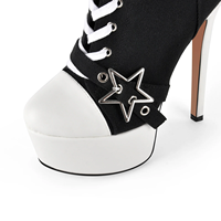 Bottines gothiques pour femmes à plateforme noire et blanche, hauteur genou, avec boucles étoiles métalliques, lacets avant, fermeture éclair latérale, talon aiguille ultra fin