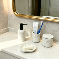 Ensemble d'accessoires de salle de bain en résine imitation marbre blanc moderne, 4 pièces : distributeur de savon liquide, porte-brosse à dents, pot et porte-savon