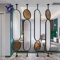 Fabrication Conception personnalisée Rotatif Fer Métal Verre Écran Cloison Décoration Trennwand Séparation Murale Séparateur de Pièce