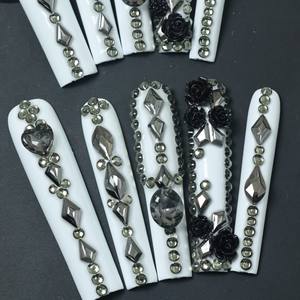 Uñas Decorativas Hechas a Mano, Estilo Europeo y Americano, Combinación de Blanco y Negro para Halloween y Navidad, Regalos Populares en el Extranjero - Product Image 4