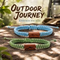 Bracelet en corde tressée à la main avec perles sculptées en bois pour couple, accessoires de mode