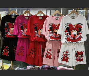 Ensemble de t-shirts à manches courtes et de shorts en coton 100% de haute qualité avec des strass et un design de dessin animé OC651 - Product Image 1