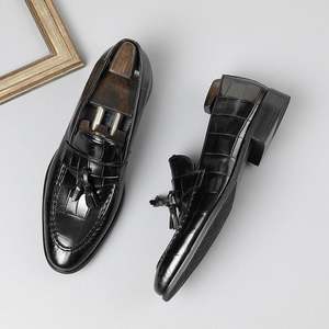 Chaussures habillées formelles pour hommes, style décontracté et tendance, à motif à carreaux, embossées, à enfiler, avec franges carrées, pour mariage et soirée - Product Image 1