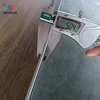 Suelo SPC Vinílico de 5mm de Espesor con Base, Tablón Vinílico de Lujo, PVC SPC, Roble Claro, Núcleo Rígido, Sistema de Clic