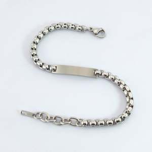 Bracelet d'identification en or pour homme, personnalisable, en acier inoxydable, avec plaque nominative gravée, bijou minimaliste, chaîne de poignet classique - Product Image 3